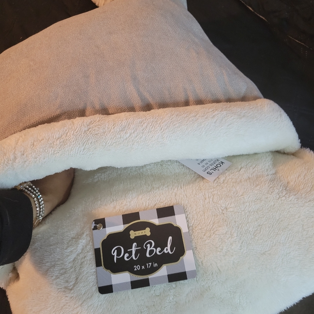 Pet bed